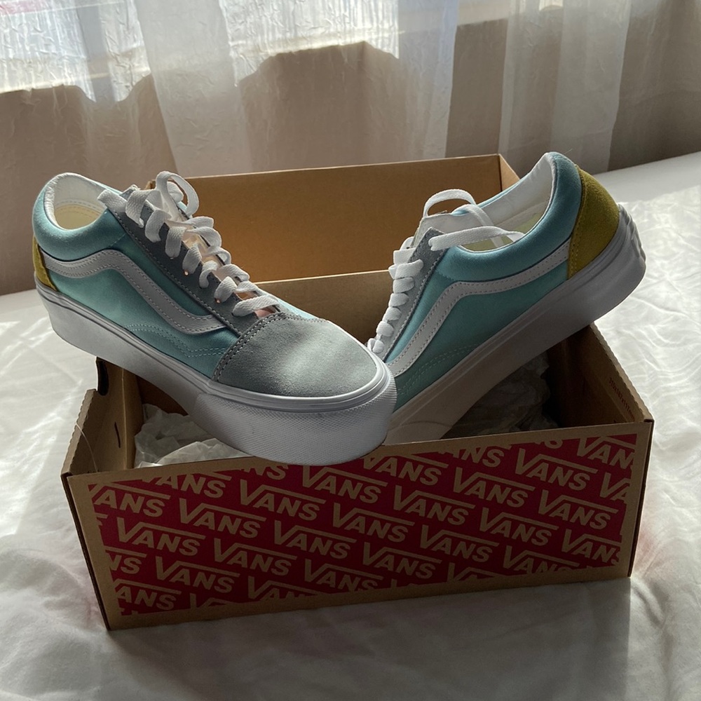 Platform pastel vans